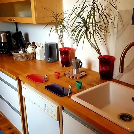 120m2-eigener Eingang, 3parkplatze,2 Bader, 2tvs,terrasse 아파트